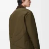 Sobrecamisa acolchada en tejido técnico verde caqui. Sobrecamisa acolchada en tejido técnico verde caqui.