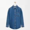 Sobrecamisa Anagram en denim azul medio Sobrecamisa Anagram en denim azul medio