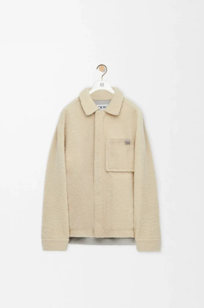 Sobrecamisa en piel de oveja gris claro Sobrecamisa en piel de oveja gris claro