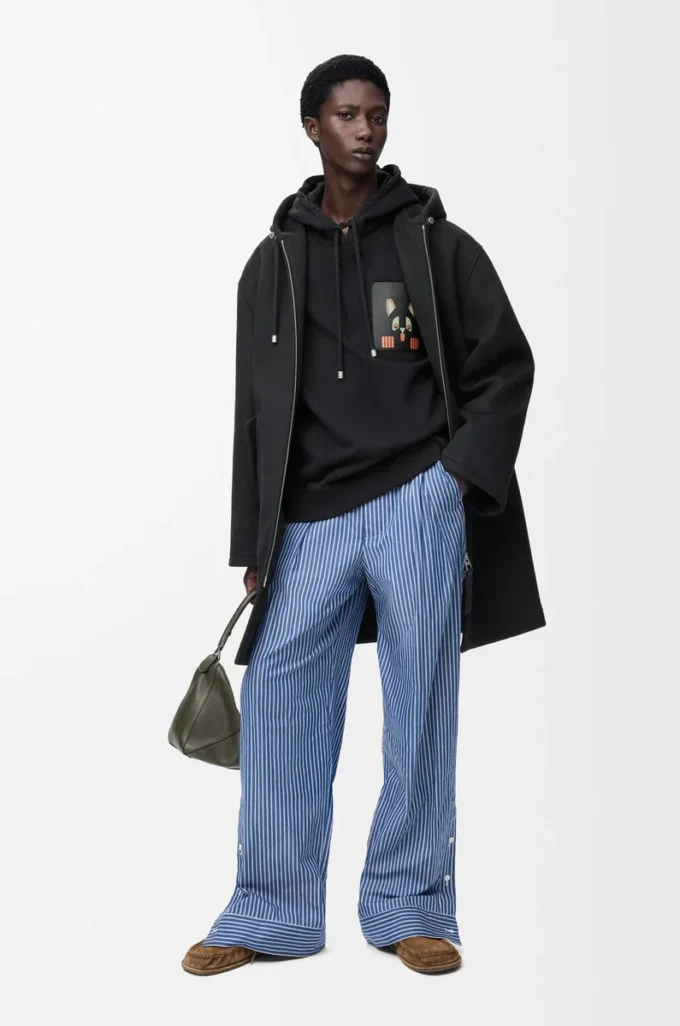 Sudadera con capucha de corte holgado en algodón negro Sudadera con capucha de corte holgado en algodón negro