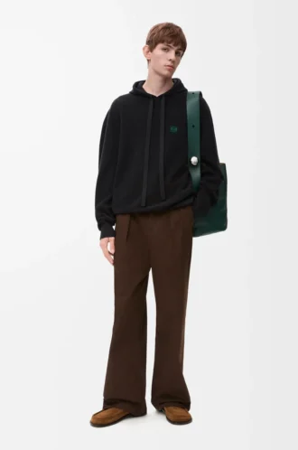Sudadera con capucha de lana negra