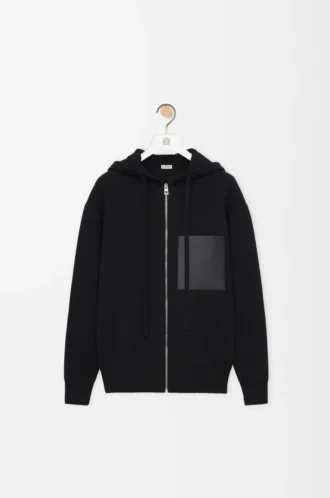 Sudadera con capucha y cremallera de lana. Negro