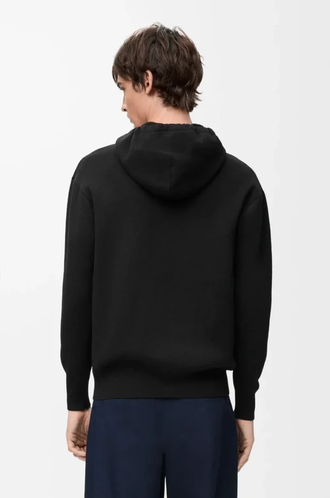 Sudadera con capucha y cremallera de lana. Negro Sudadera con capucha y cremallera de lana. Negro