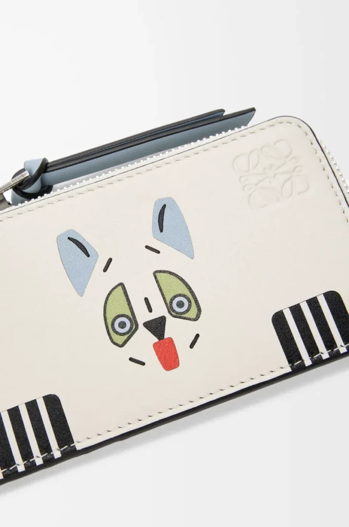 Tarjetero Futurist Cat en piel de becerro clásica Soft White
