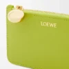 Tarjetero para monedas Pebble en piel de becerro napa brillante Meadow Green Tarjetero para monedas Pebble en piel de becerro napa brillante Meadow Green