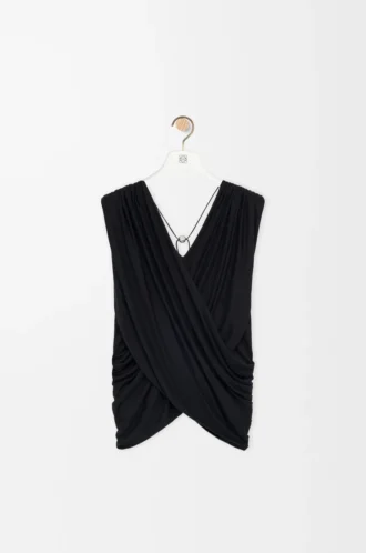Top drapeado de seda negro