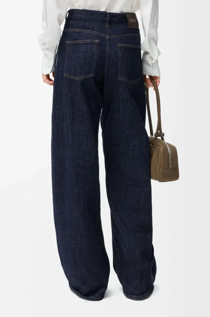 Vaqueros con cinturón en denim azul índigo Vaqueros con cinturón en denim azul índigo