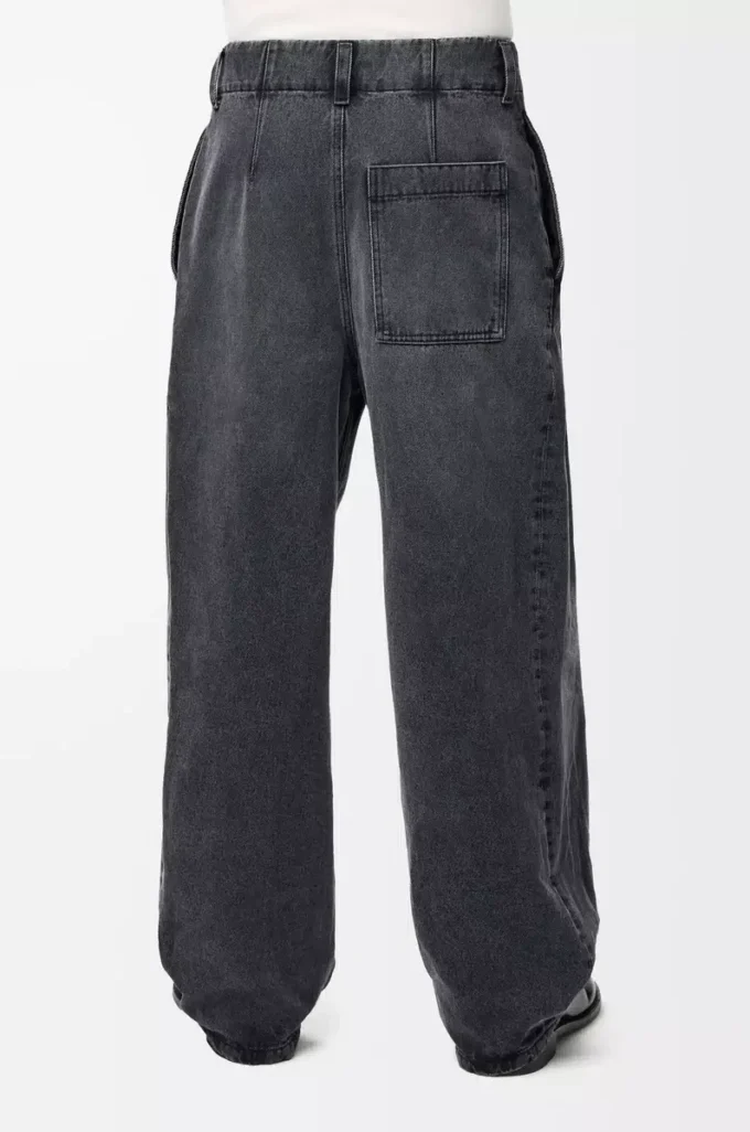 Vaqueros en denim negro Vaqueros en denim negro