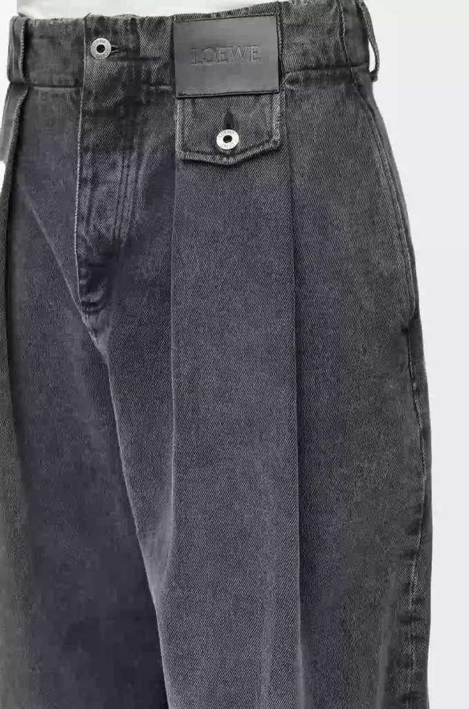 Vaqueros en denim negro Vaqueros en denim negro