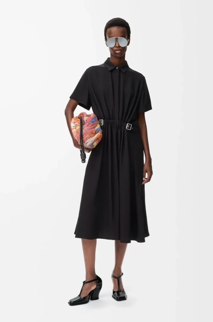 Vestido con cinturón de viscosa elástica negro Vestido con cinturón de viscosa elástica negro