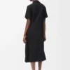 Vestido con cinturón de viscosa elástica negro Vestido con cinturón de viscosa elástica negro