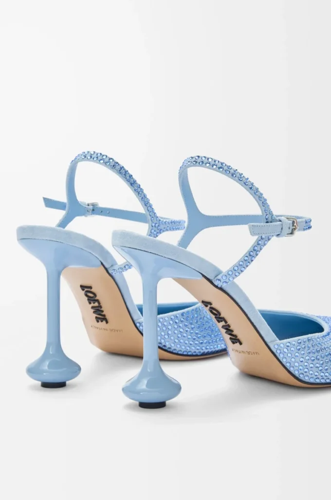Zapatos de salón con correa al tobillo Toy en ante azul bebé adornado con pedrería Zapatos de salón con correa al tobillo Toy en ante azul bebé adornado con pedrería